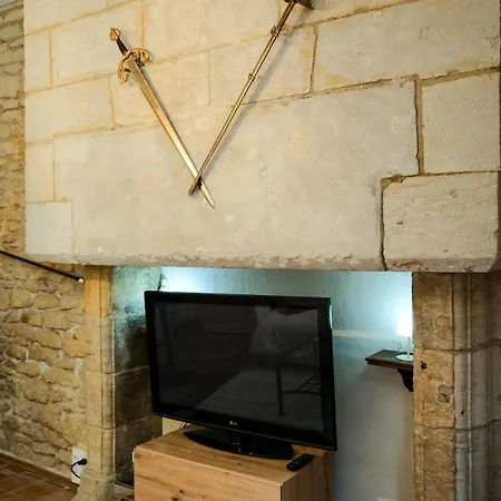 Historic Center L'échauguette Des Farges Apartment